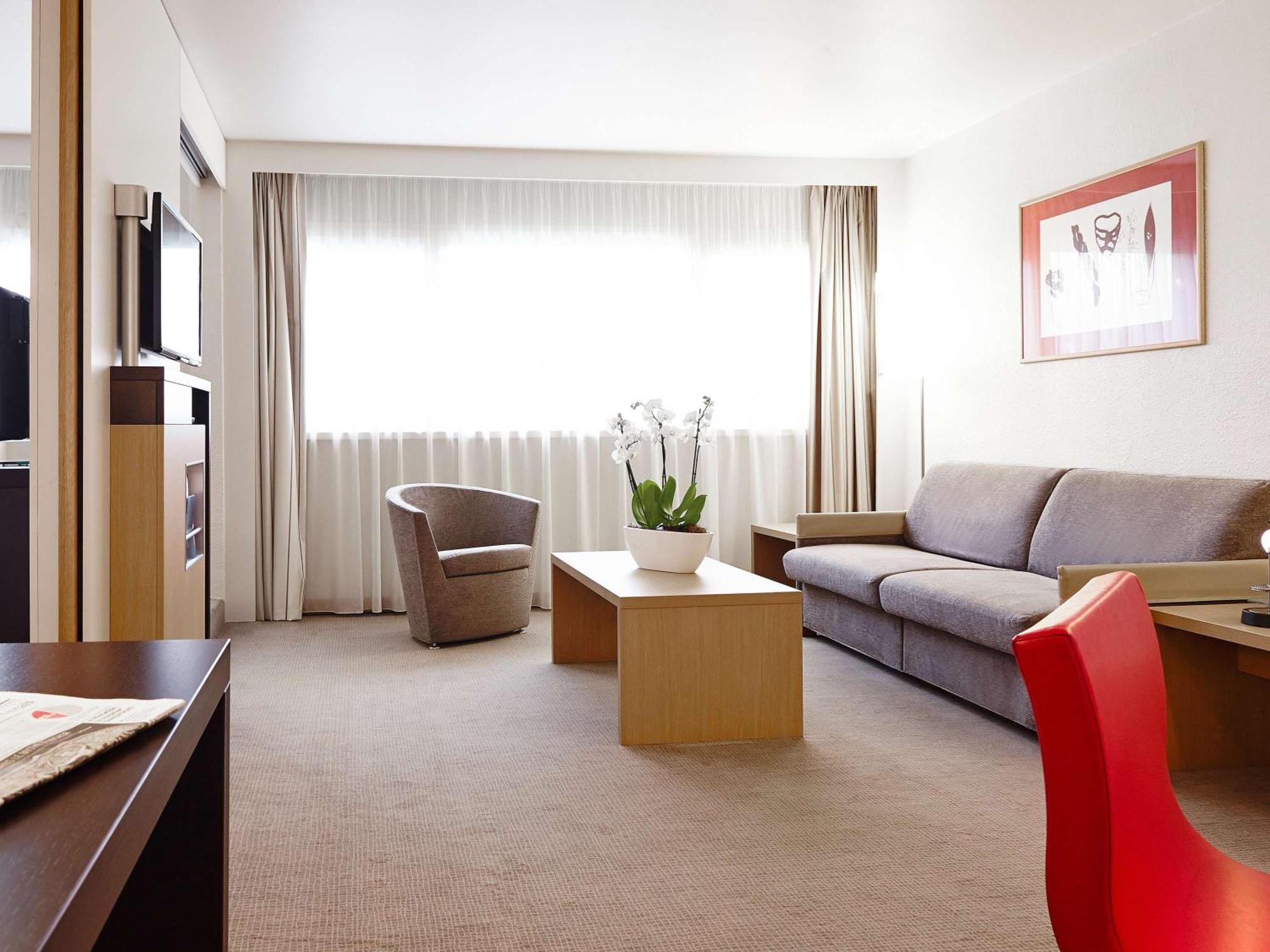 Novotel Atria Nimes Centre Eksteriør bilde